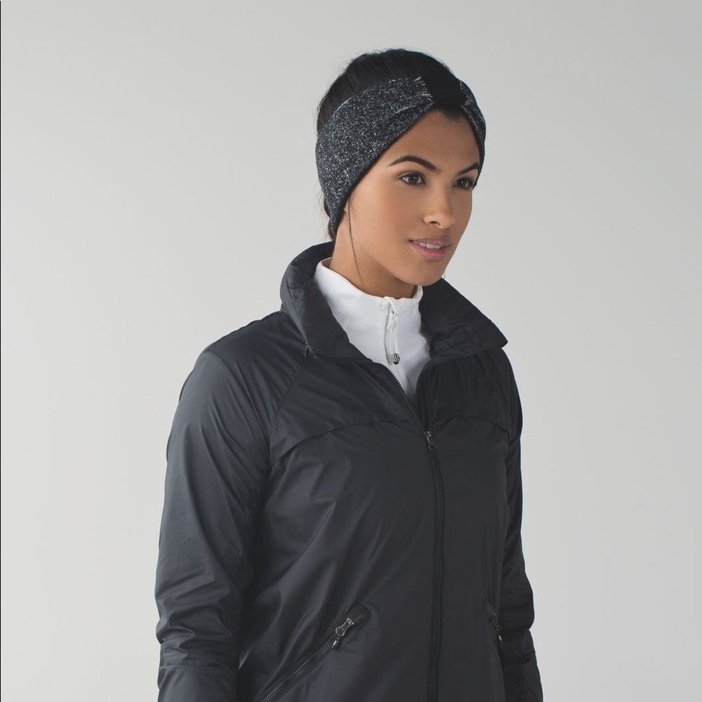 Lululemon Divinity Earwarmer Black / Angel Wing